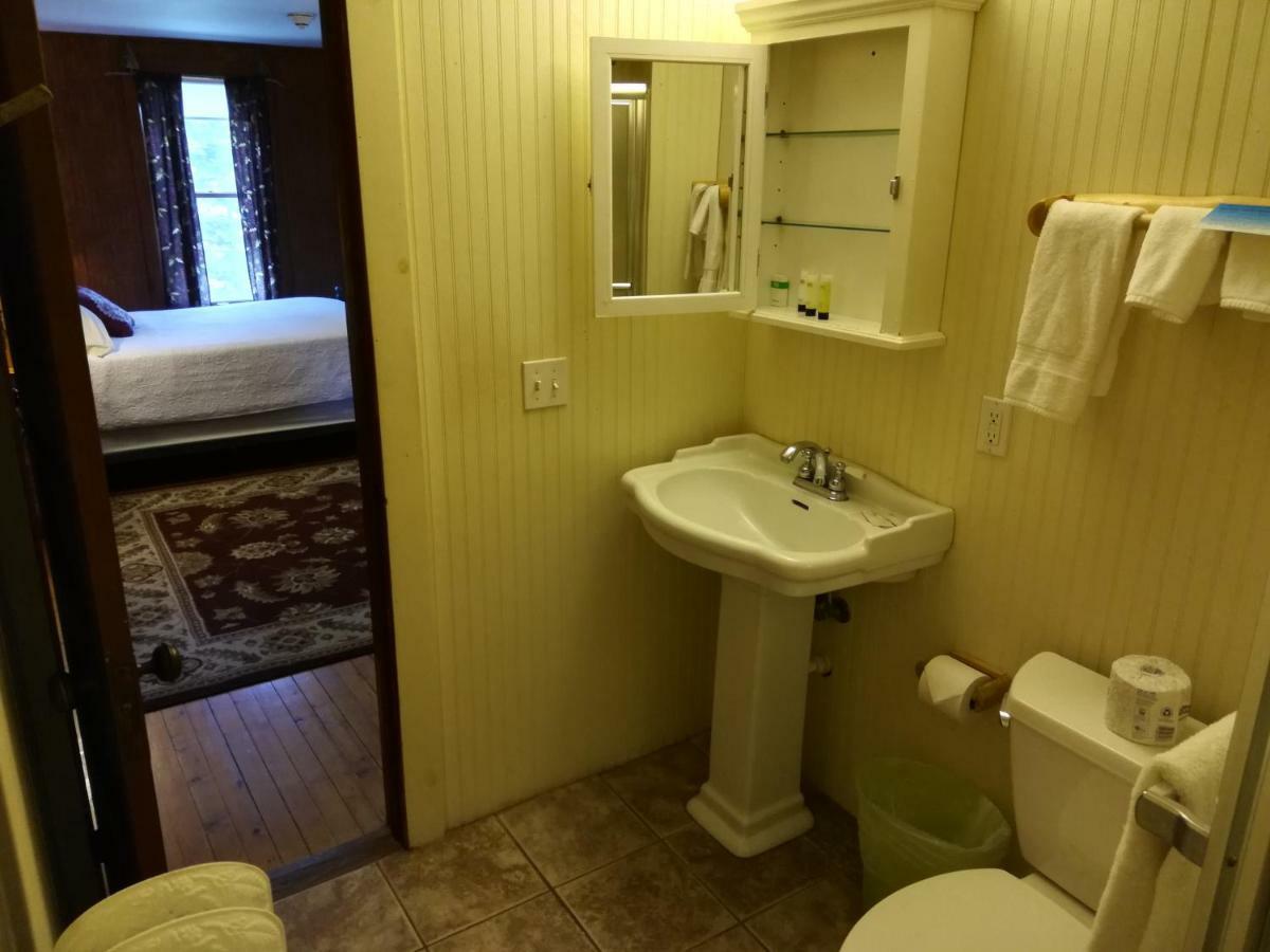 Inn The Woods 2*